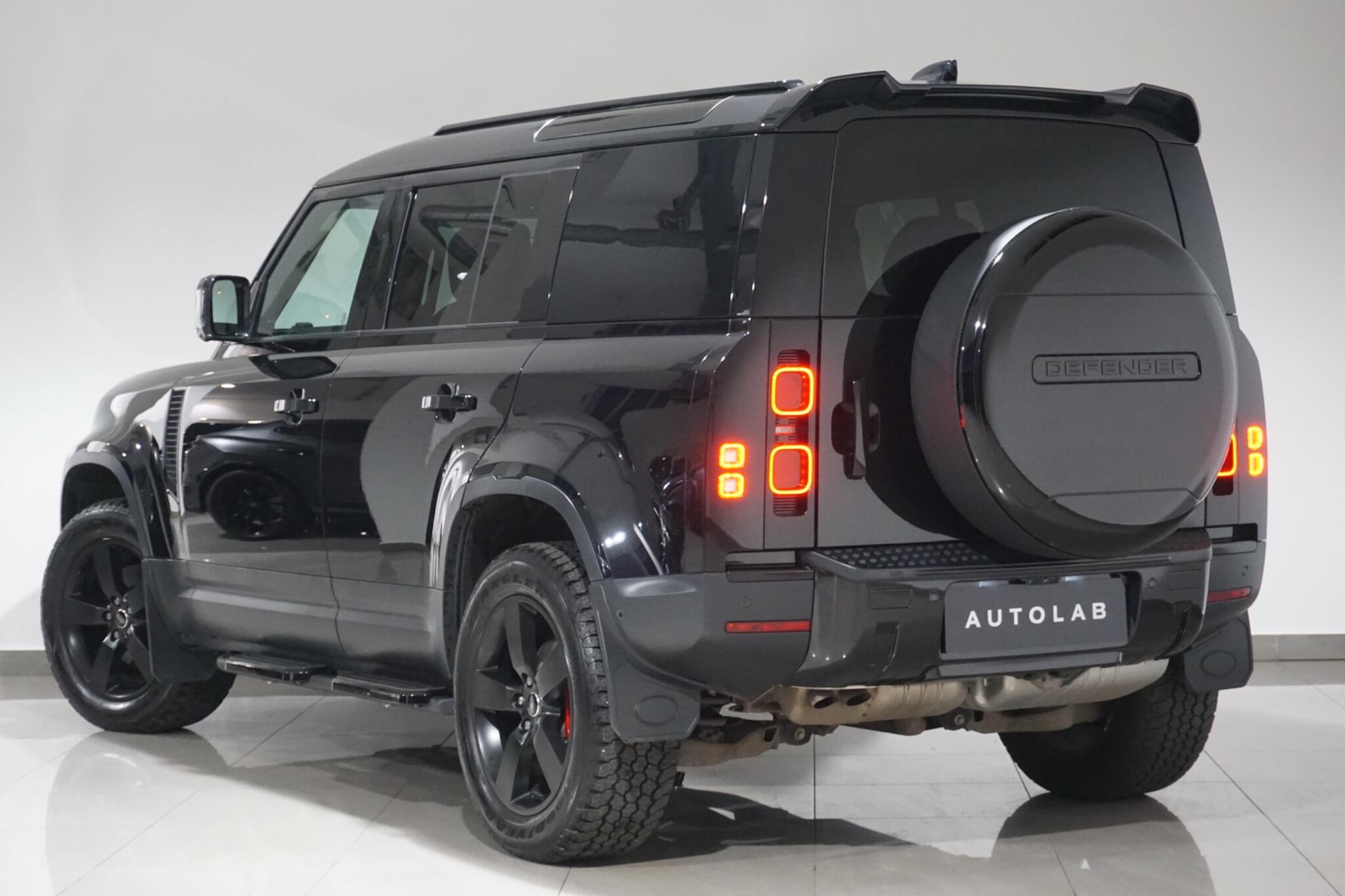 Land Rover Defender 110 3.0 D250 MHEV HSE Hard Top SUV 5dr Diesel Auto 4WD MWB Euro 6 (s/s) (250 ps)